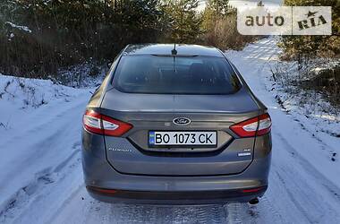 Седан Ford Fusion 2013 в 