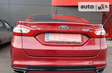 Седан Ford Fusion 2014 в 
