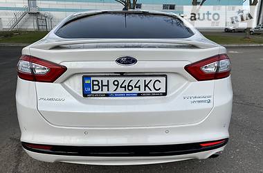 Седан Ford Fusion 2015 в Одесі