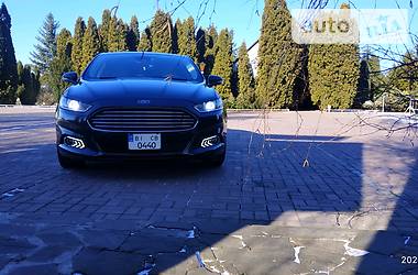 Седан Ford Fusion 2015 в 