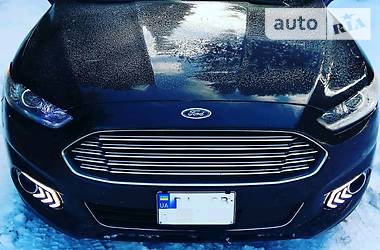 Седан Ford Fusion 2015 в 