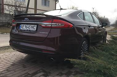 Седан Ford Fusion 2016 в 