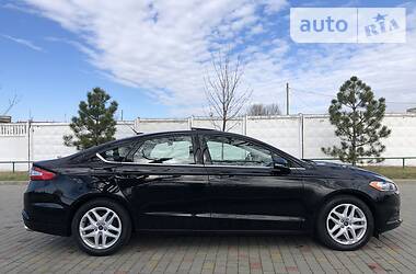 Седан Ford Fusion 2016 в 