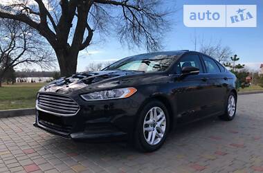 Седан Ford Fusion 2016 в 