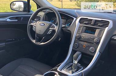 Седан Ford Fusion 2016 в 