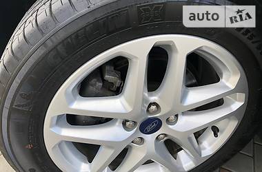 Седан Ford Fusion 2016 в 