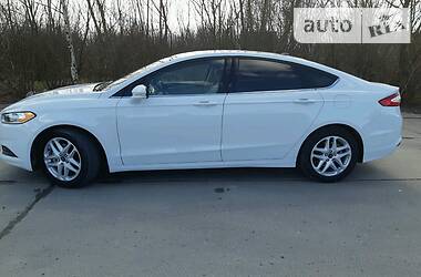 Седан Ford Fusion 2015 в 