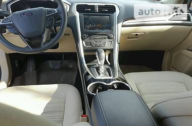 Седан Ford Fusion 2015 в 