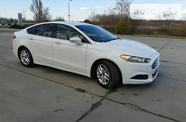 Седан Ford Fusion 2015 в 