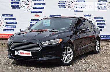 Седан Ford Fusion 2016 в 