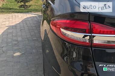 Седан Ford Fusion 2017 в 