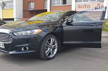 Седан Ford Fusion 2013 в 