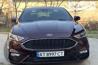Седан Ford Fusion 2017 в 