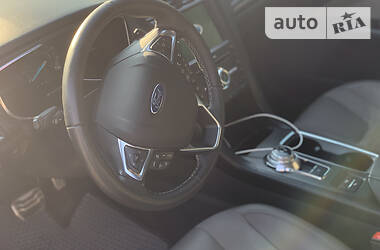 Седан Ford Fusion 2017 в 