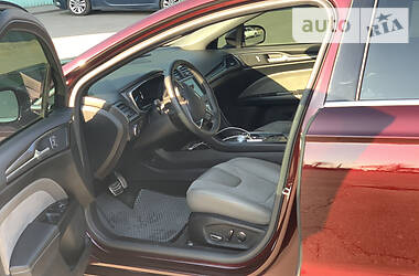 Седан Ford Fusion 2017 в 