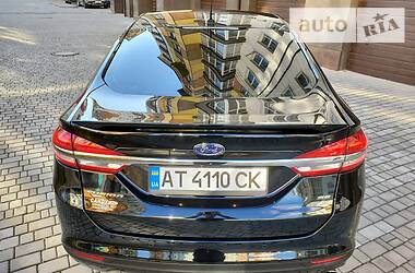 Седан Ford Fusion 2018 в 