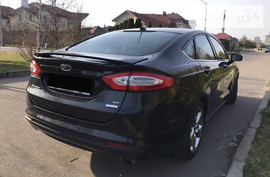 Седан Ford Fusion 2012 в 