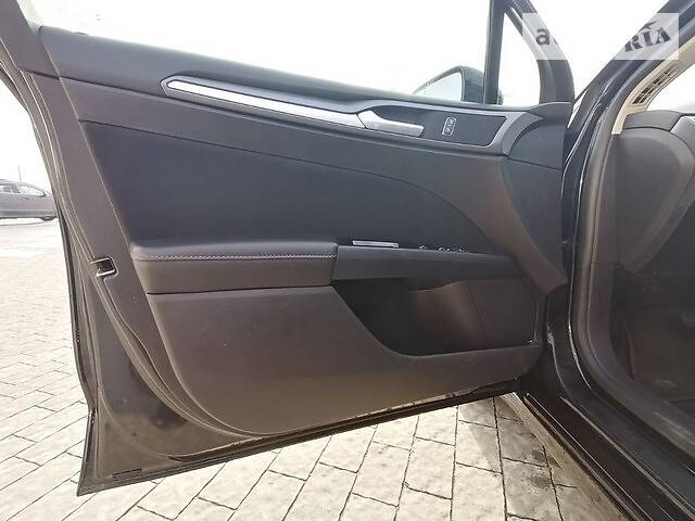Седан Ford Fusion 2013 в Львові