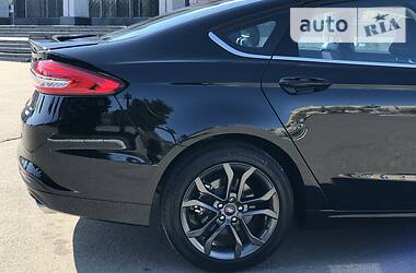 Седан Ford Fusion 2018 в 