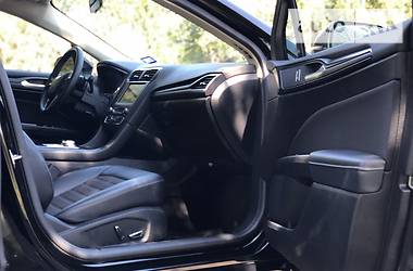 Седан Ford Fusion 2018 в 