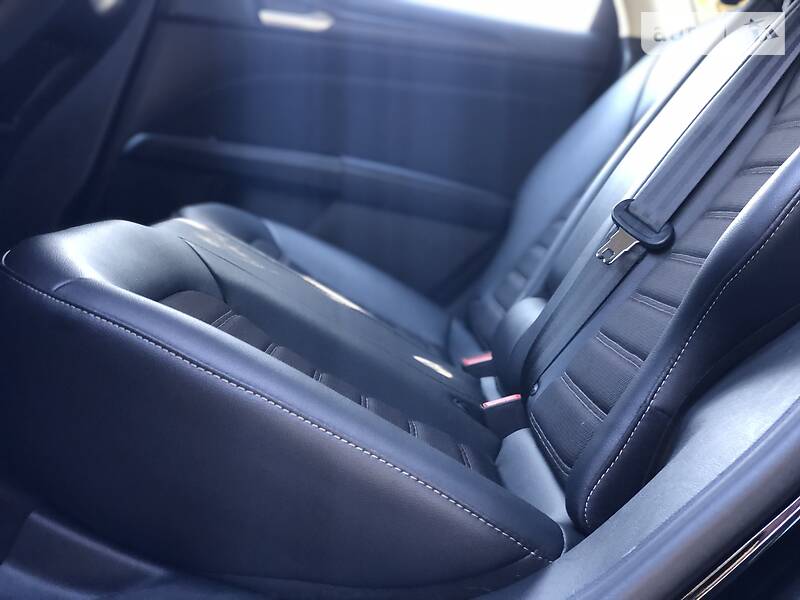 Седан Ford Fusion 2018 в Рівному