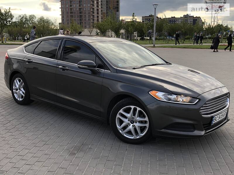 Седан Ford Fusion 2016 в Львові