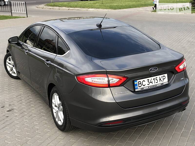 Седан Ford Fusion 2016 в Львові