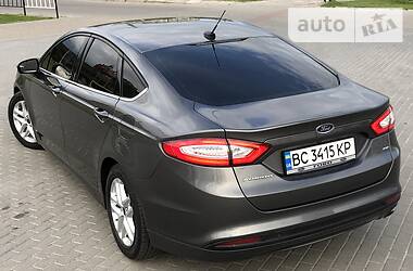 Седан Ford Fusion 2016 в 