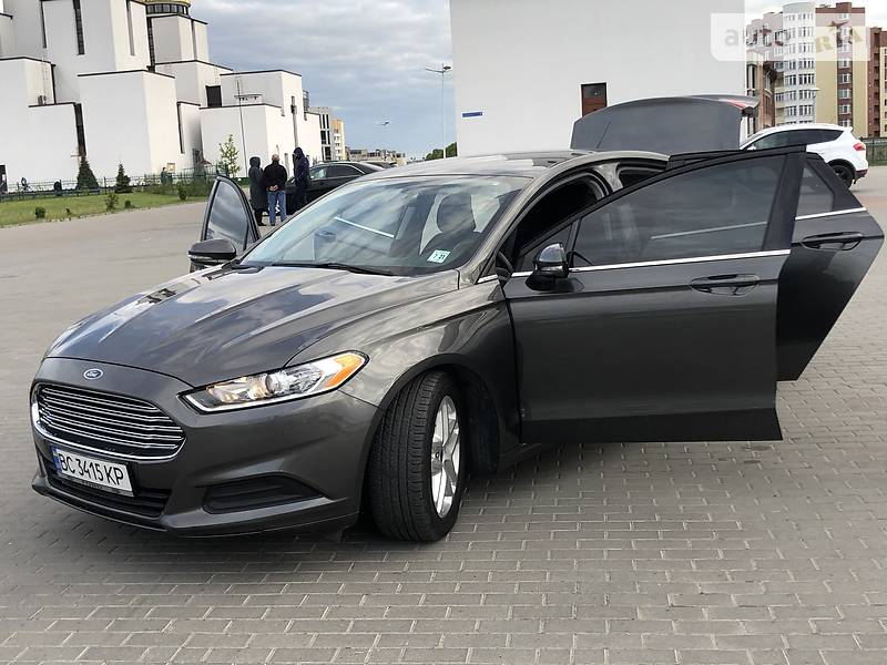 Седан Ford Fusion 2016 в Львові