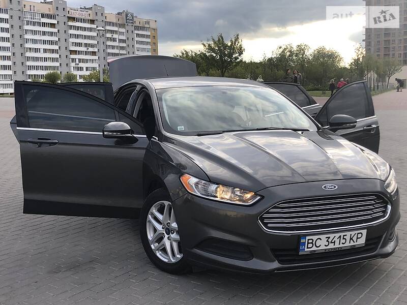 Седан Ford Fusion 2016 в Львові