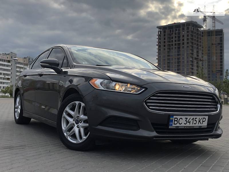Седан Ford Fusion 2016 в Львові