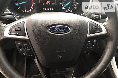 Седан Ford Fusion 2016 в 