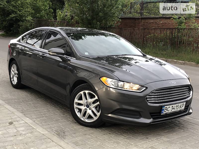Седан Ford Fusion 2016 в Львові