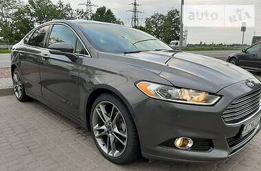 Седан Ford Fusion 2015 в 