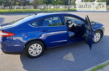 Седан Ford Fusion 2013 в 