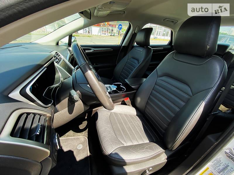 Седан Ford Fusion 2015 в Черновцах