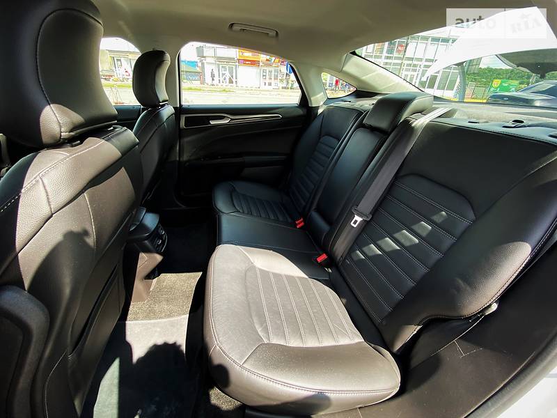Седан Ford Fusion 2015 в Черновцах