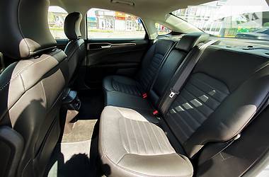 Седан Ford Fusion 2015 в 
