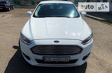 Седан Ford Fusion 2015 в 