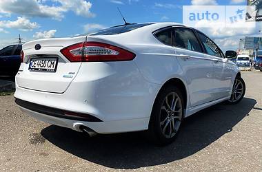 Седан Ford Fusion 2015 в 