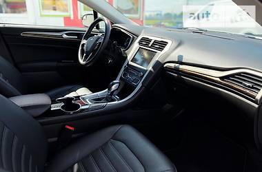 Седан Ford Fusion 2015 в 