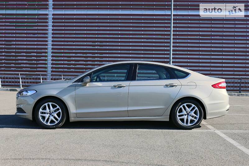 Седан Ford Fusion 2014 в Києві