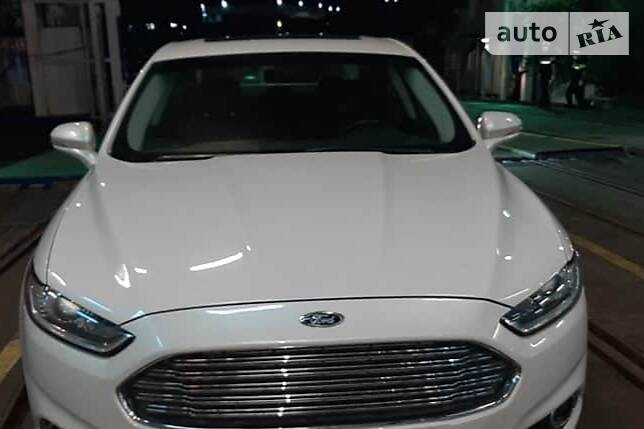 Седан Ford Fusion 2012 в Маріуполі