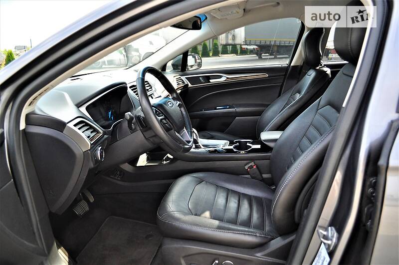 Седан Ford Fusion 2014 в Рівному