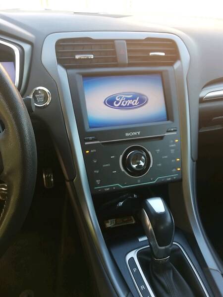 Седан Ford Fusion 2012 в Маріуполі