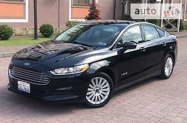 Седан Ford Fusion 2015 в 