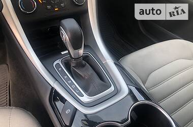 Седан Ford Fusion 2015 в 