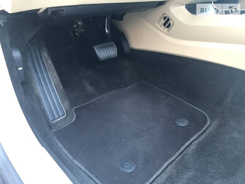 Седан Ford Fusion 2015 в Стрию