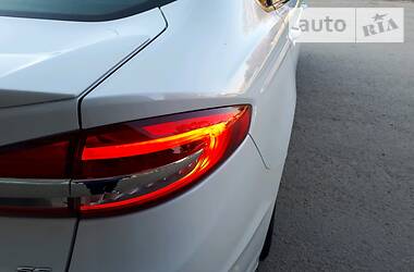Седан Ford Fusion 2018 в 
