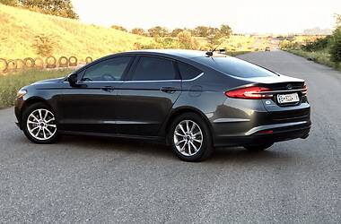 Седан Ford Fusion 2017 в 